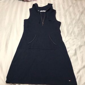 Tommy dress with hood and pockets